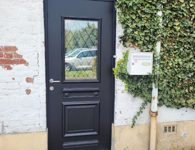 pose d’une porte d’entrée Spencer 1 de chez Euradif sur Ronchin