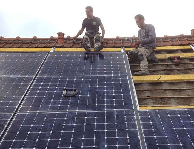 Pose de panneaux photovoltaïques dans le Nord