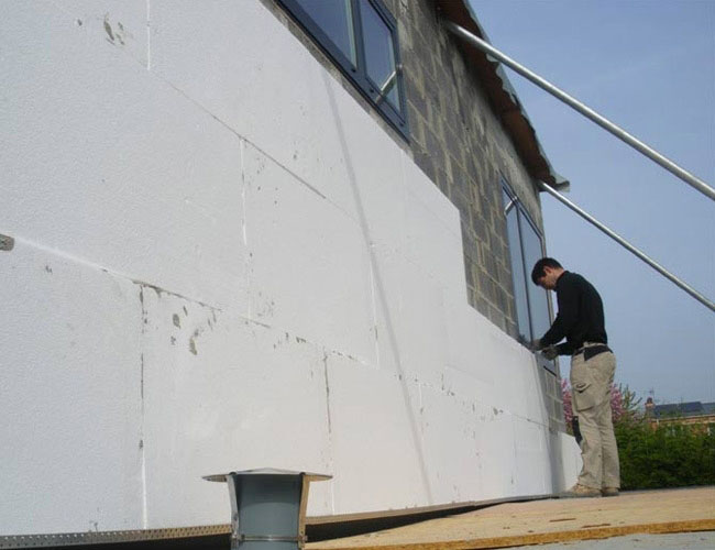 Isolation par l'extérieur d'une maison à Anstaing