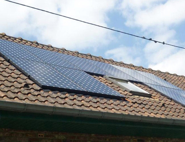 Installation de panneaux solaires photovoltaïques SUNPOWER 300