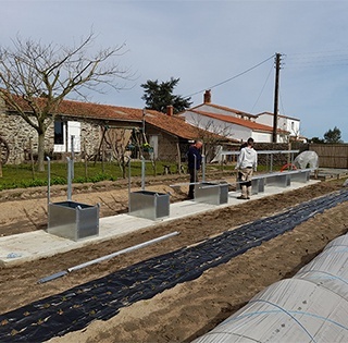 chantier de panneaux solaires photovoltaïques par Kbane